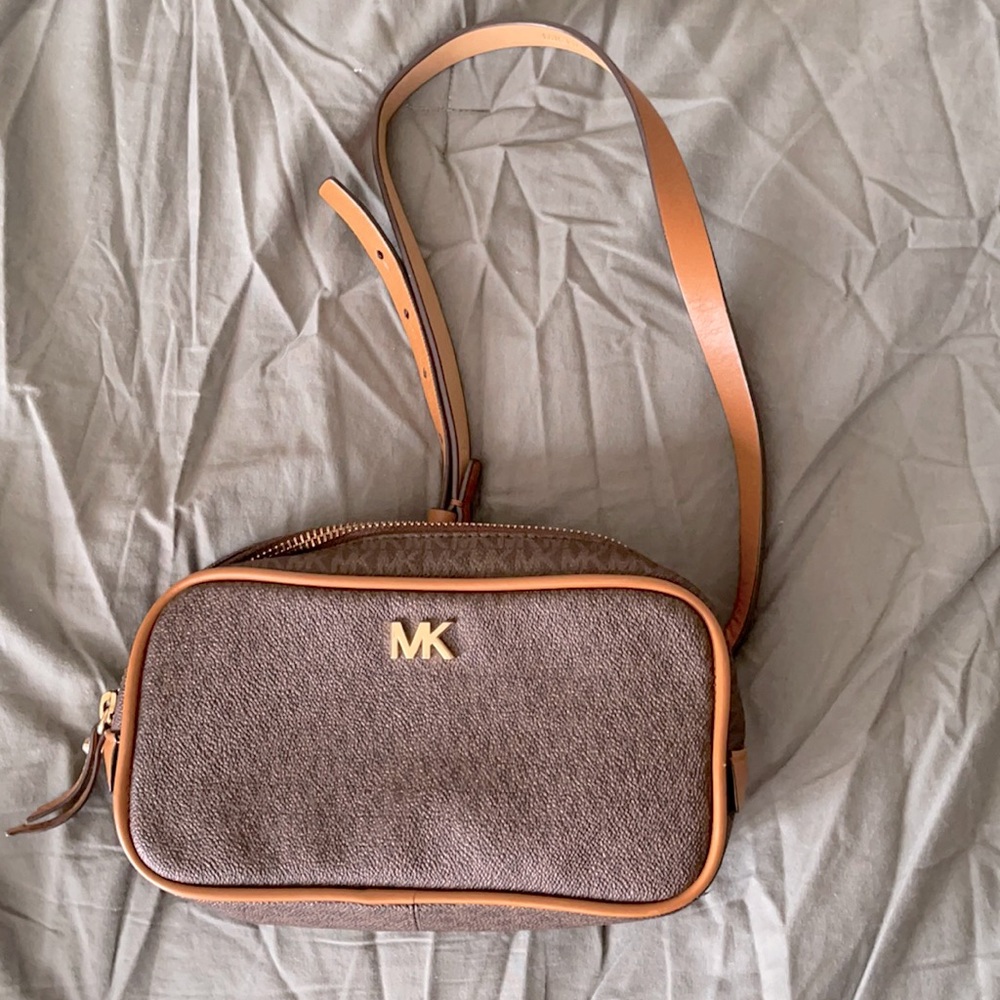 MK Cross body